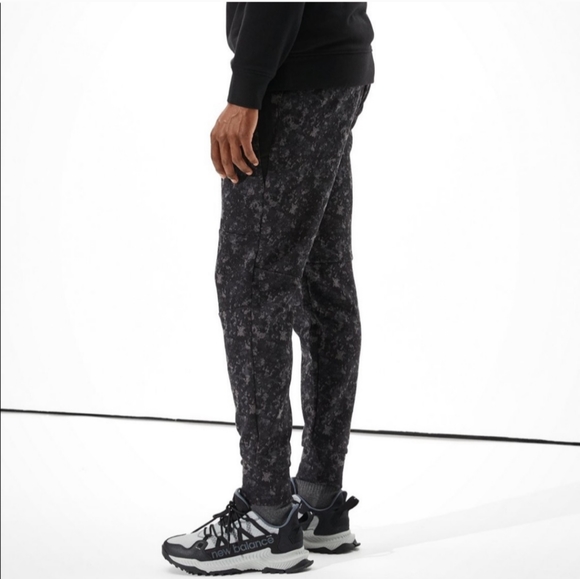 American Eagle Jogger - Picture 4 of 10